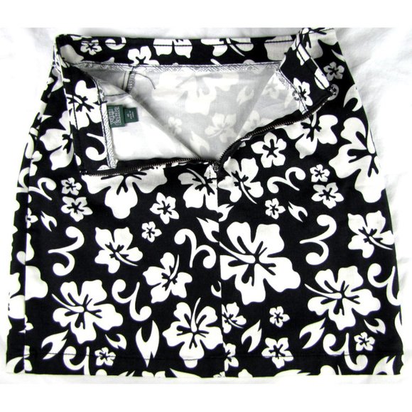SALE! Floral Black White Short Mini Skirt - Picture 3 of 4